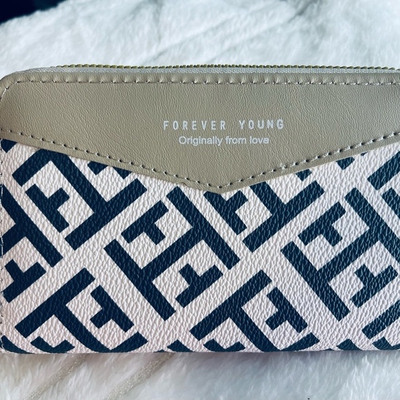 New medium wallet - Picture 3 of 9